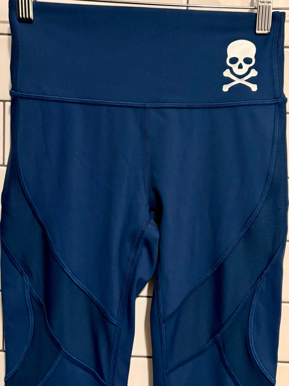 New Lululemon Peleton Collab Blue Skull Active Leggings 4 - Picture 4 of 6